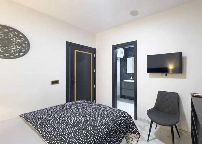 Hh Riz - Adults Only 3*