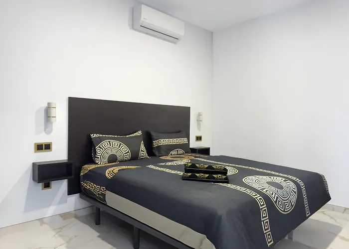 Hh Riz - Adults Only 3*