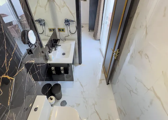 Hh Riz - Adults Only 3*