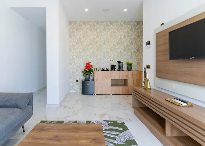 Hh Riz - Adults Only 3*